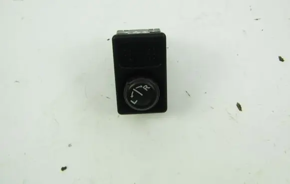 Nissan Primera Wing mirror switch 
