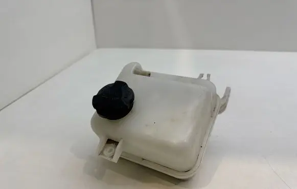 Hyundai ix35 Coolant expansion tank/reservoir 254302S000