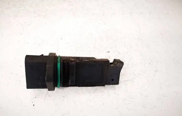 Volkswagen Touran I Mass air flow meter F00C2G2062