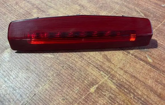 Opel Astra H Third/center stoplight 13252463