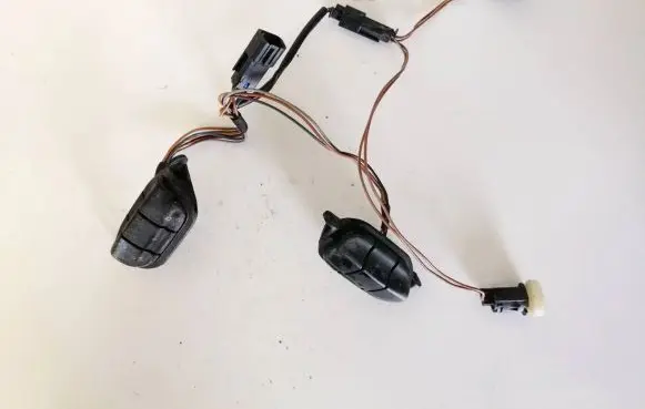 Steering wheel buttons/switches