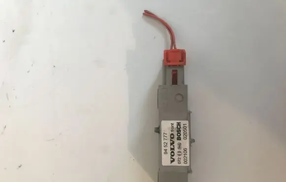 Volvo XC70 Airbag deployment crash/impact sensor 9452777