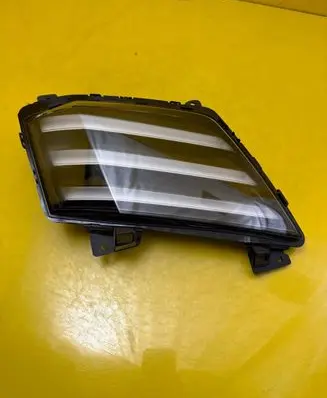 Peugeot 208 II Headlight/headlamp 9851054180