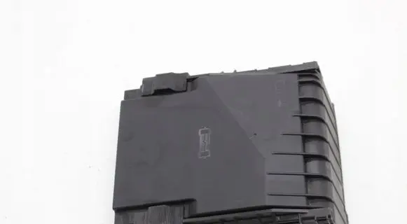 Volkswagen Passat Alltrack Fuse box cover 1K0937132F