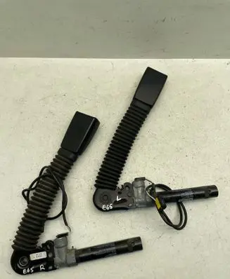 BMW 7 E65 E66 Front seatbelt buckle 7122212 130303 712211