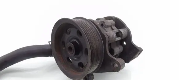 Jeep Commander Power steering pump