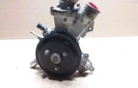 Opel Corsa D Water pump 90531737