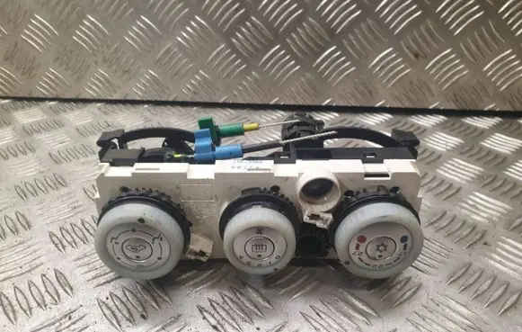 Mitsubishi Colt Climate control unit 983860X