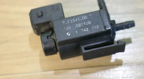 BMW 5 E39 Turbo solenoid valve 1742712
