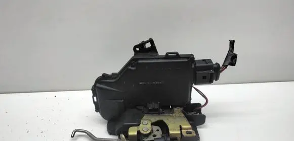 Audi A6 S6 C5 4B Front door lock