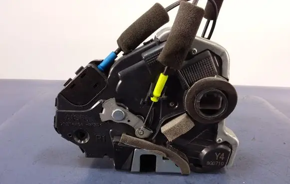 Cadillac SRX Front door lock