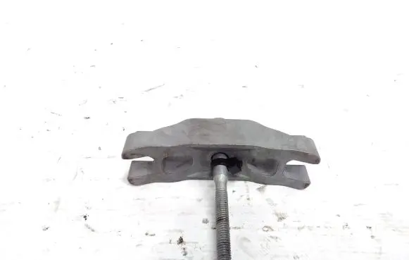 Skoda Fabia Mk2 (5J) Fuel Injector clamp holder 03L216