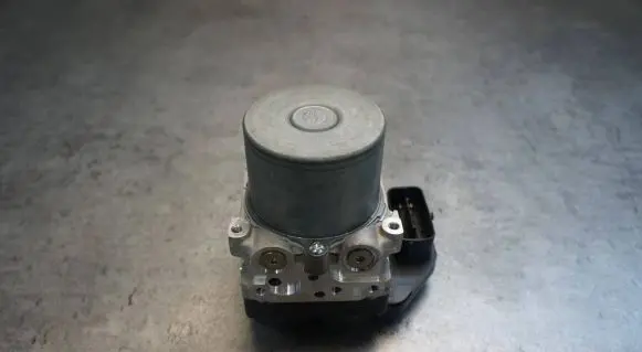 Infiniti Q70 Y51 ABS Pump 476603GN0A 1330002240