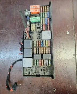 Mercedes-Benz R W251 Fuse box set A1645400272 15454741 2505805