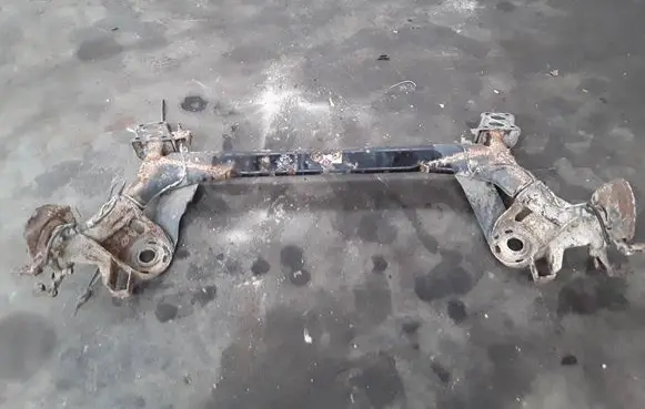 Volkswagen Golf IV Rear axle beam