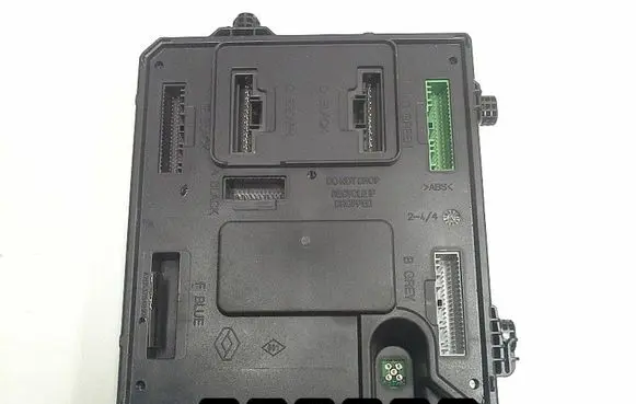 Renault Scenic III - Grand scenic III Engine control unit/module s180098101