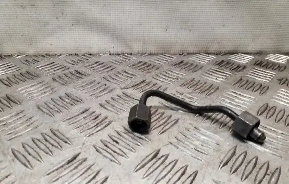 Fuel injector supply line/pipe