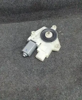 BMW 5 G30 G31 Front door window regulator motor 7455081