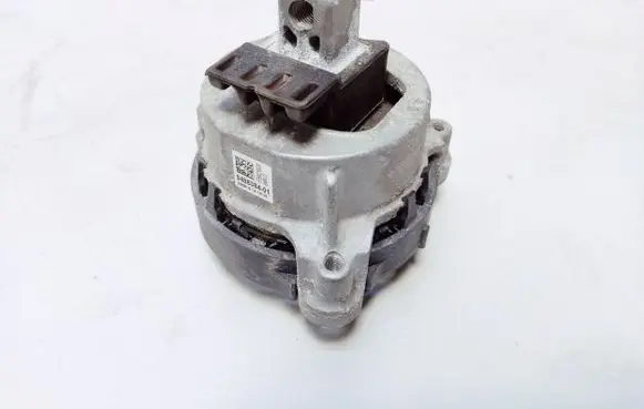Engine mount bracket