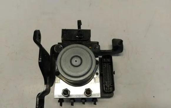 KIA Pro Cee'd III ABS Pump 58900-j7bb0