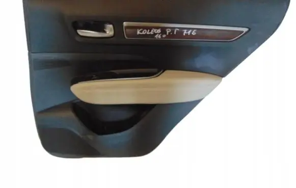 Renault Koleos II Rear door card panel trim