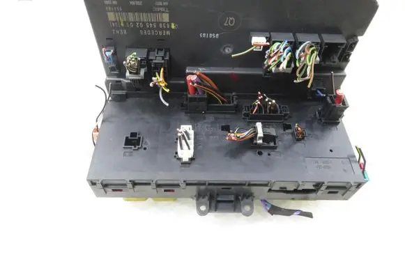 Mercedes-Benz Vito Viano W639 SAM control unit 6395450201