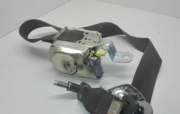 Nissan Navara Front seatbelt 7P1030P