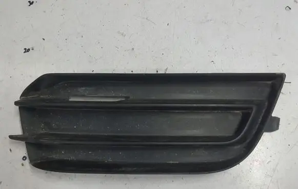 Audi A1 Front bumper lower grill 8X0807682