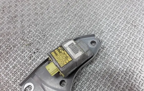 Toyota Avensis Verso Airbag deployment crash/impact sensor 8983044010