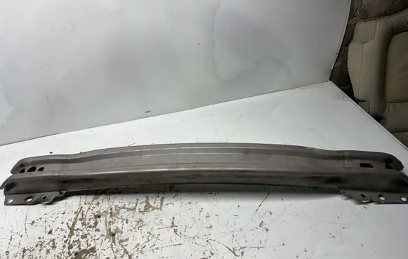 Volvo XC70 Front bumper cross member 30791152