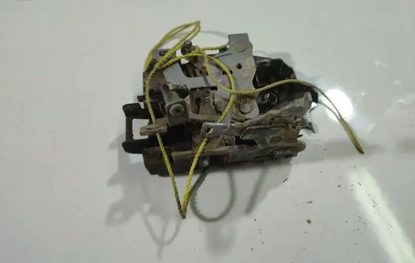 Skoda Roomster (5J) Front door lock