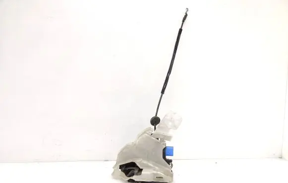 Volkswagen Golf VI Rear door lock 7L0839016D
