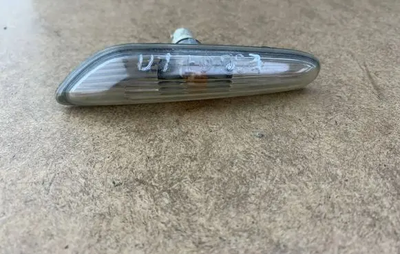 BMW 5 E60 E61 Front fender indicator light 7165742