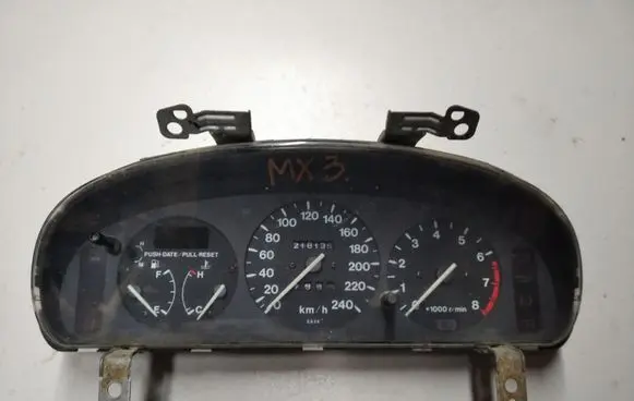 Mazda MX-3 Speedometer (instrument cluster) EA27A