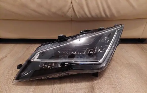 Seat Leon (5F) Headlight/headlamp 5F1941007E