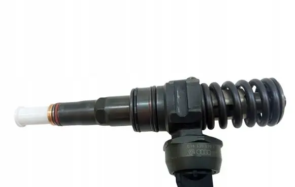 Volkswagen PASSAT B5.5 Fuel injector 038130073BA