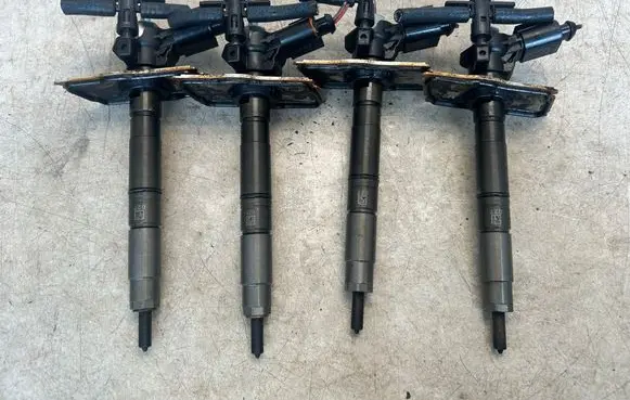 Audi A4 S4 B8 8K Fuel injectors set 03L130277 0445116 090413