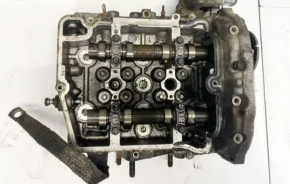 Subaru Forester SH Engine head t20d rh106