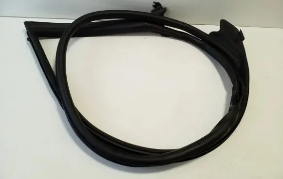 Audi S5 Facelift Front door rubber seal 8T8831707