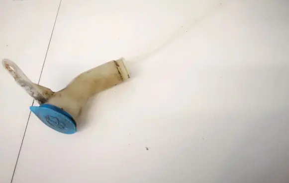 Honda HR-V Windshield washer fluid reservoir/tank