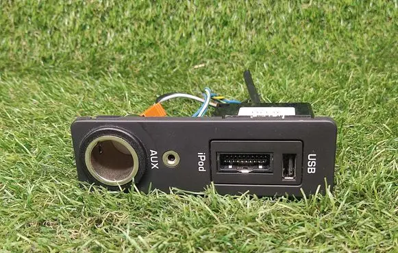 USB socket connector