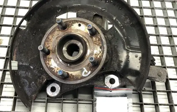 Chevrolet Cruze II Front wheel hub spindle knuckle