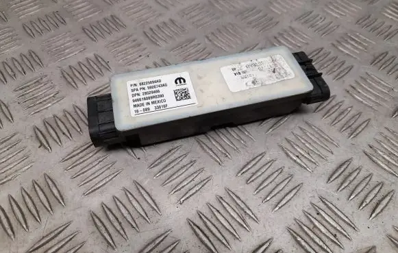 Chrysler Pacifica Sliding door control unit/module 68225094AD