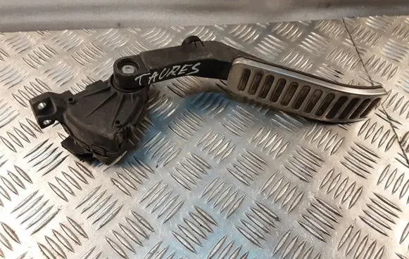 Volkswagen Touareg I Accelerator throttle pedal 7L6723507