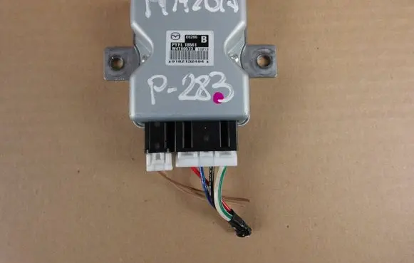 Mazda CX-5 II Fuel injection pump control unit/module PYFL18561 K6266 W4T80573