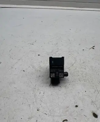 Volkswagen Golf VIII Airbag deployment crash/impact sensor 5WA907651 07585 169127