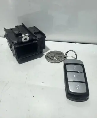 Volkswagen PASSAT B6 Ignition lock 3C0905843Q 33303301 11601500624034