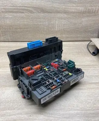 BMW 3 E90 E91 Fuse module 9187544 9119446