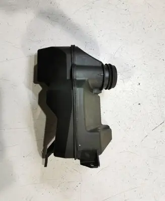 BMW 5 E39 Intake resonator 1703028 9606377