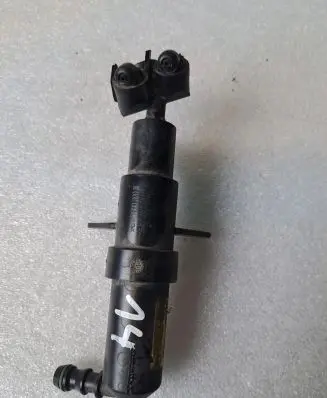 Skoda Octavia Mk2 (1Z) Headlight washer spray nozzle
